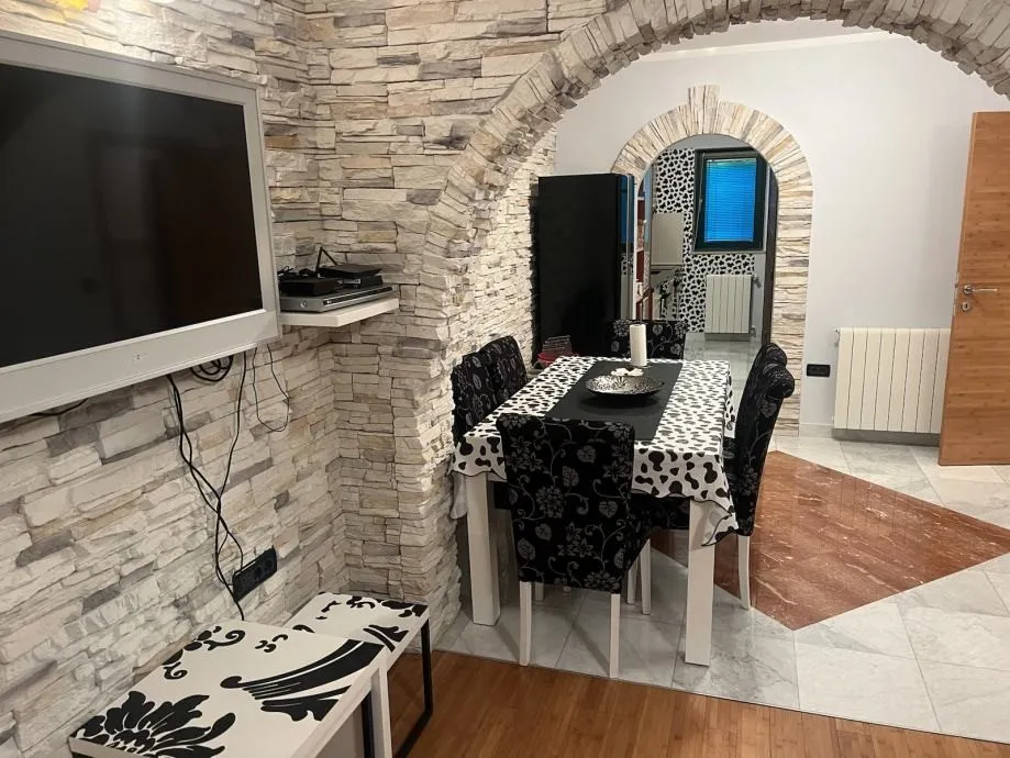 predivna kuća s tri apartmana u centru grada, 150m od mora, opatija - slika 25