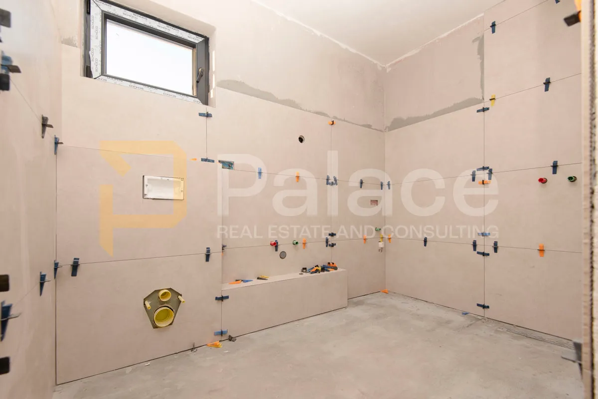 trosobni stan prvi red do mora - vodice 109m2 - slika 13