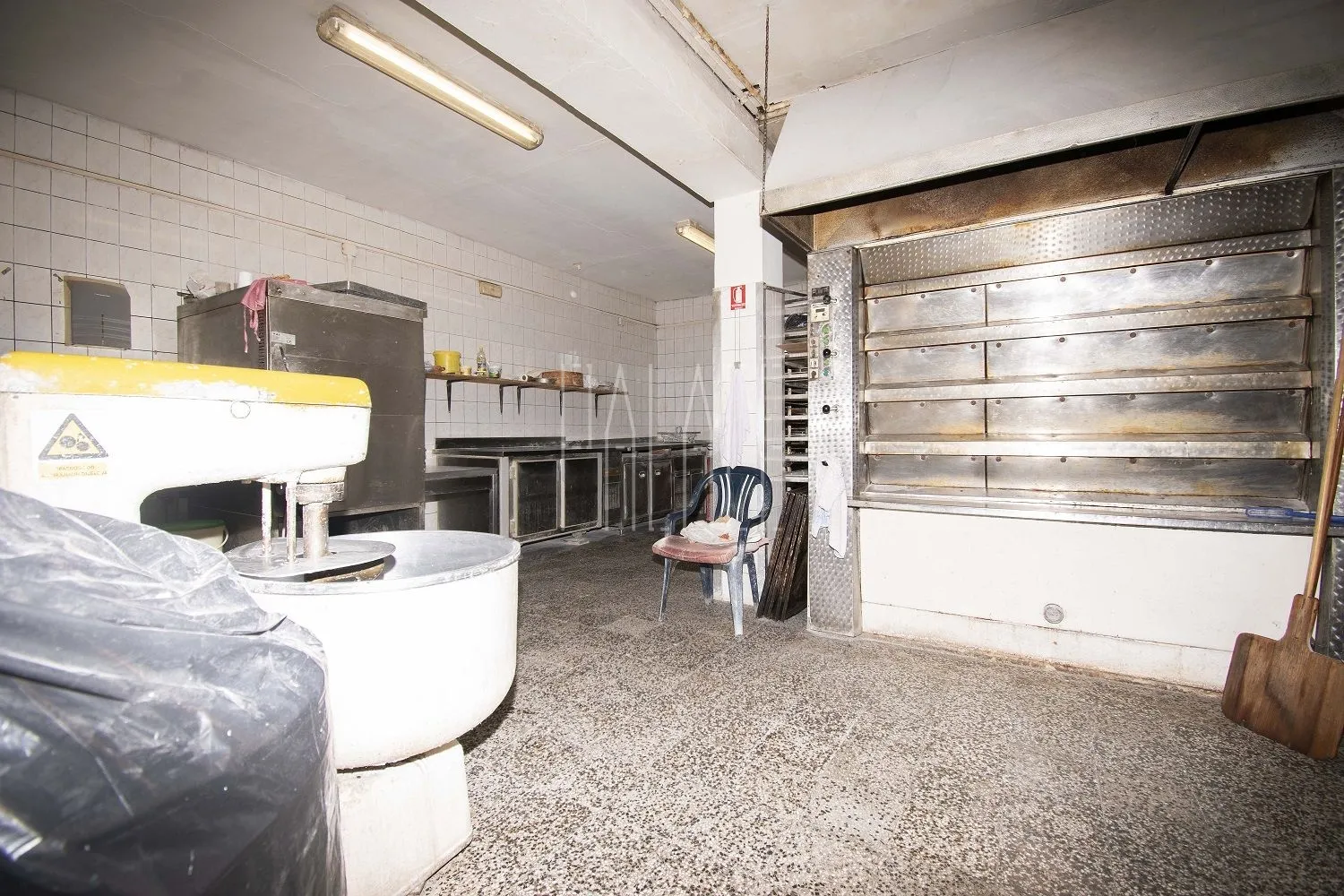 kuća s 5 poslovnih prostora i 3 stana, bilice kod šibenika, 510.00 m2 - slika 4