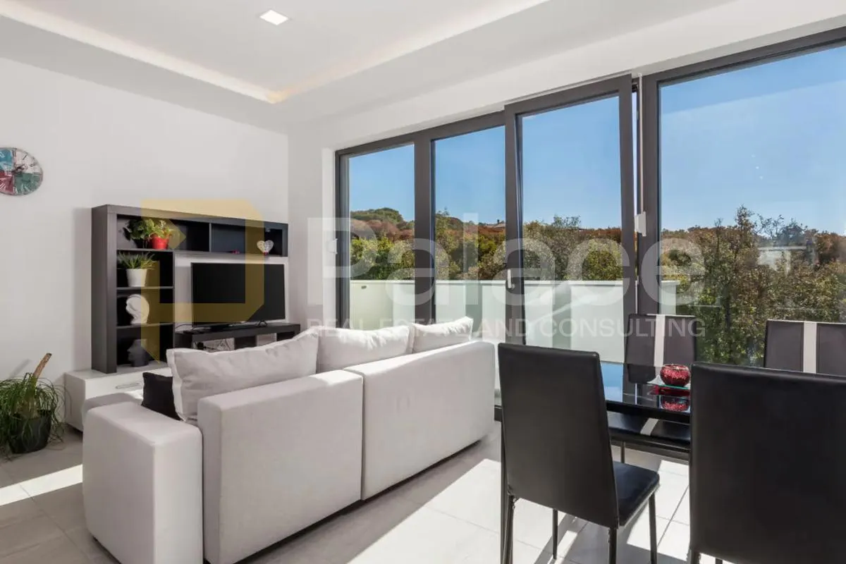 nekretnina iz snova u kostreni – vila s bazenom i tri stana, 332m2 - slika 21