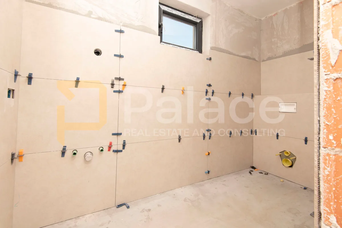trosobni stan u prizemlju prvi red do mora 142m2 - vodice - slika 12
