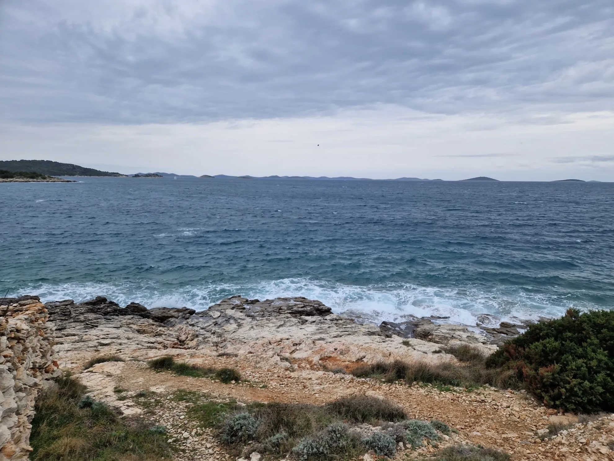 zemljište uz more, uvala kosirina, otok murter 966 m2 - slika 5