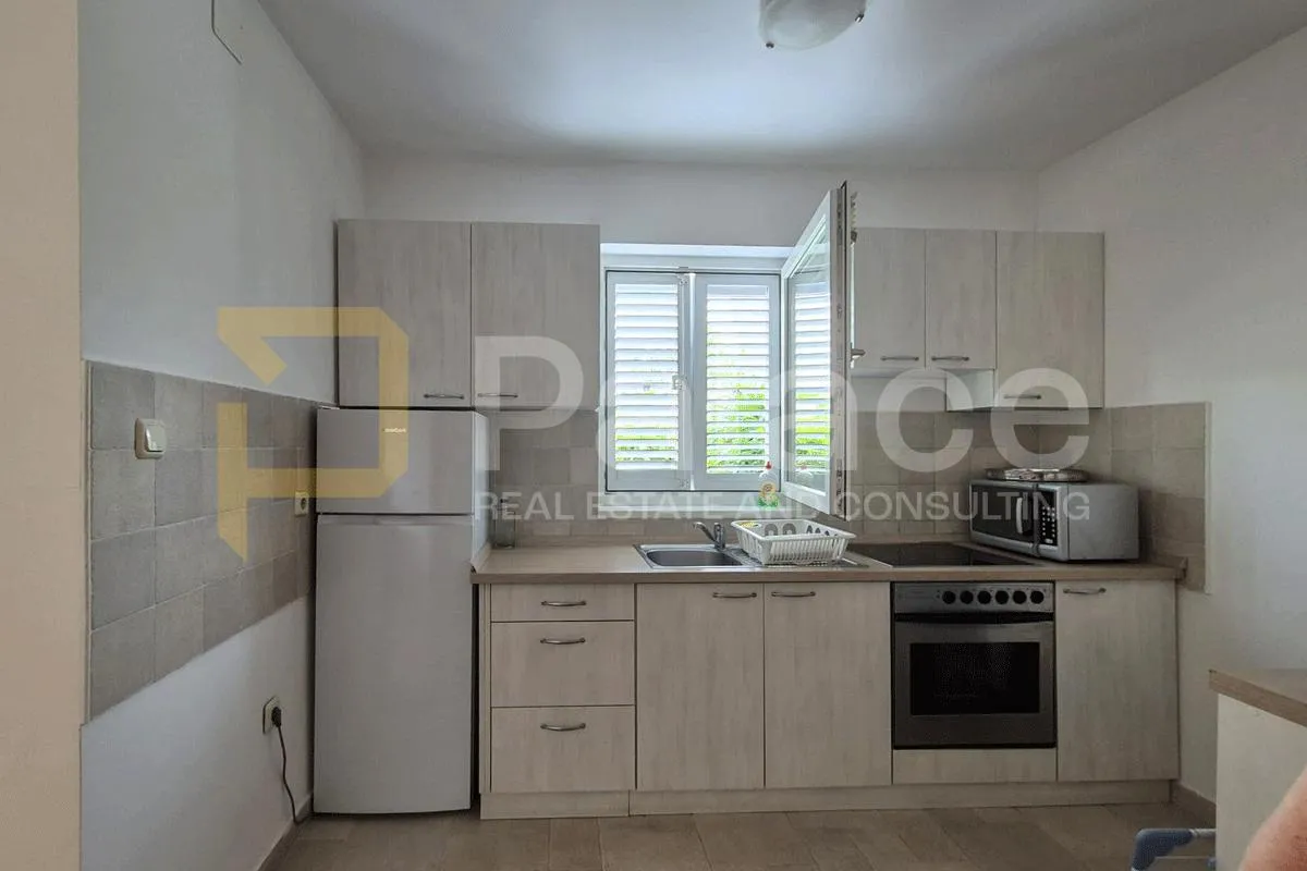 malinska 2s+db s okućnicom 72 m², parkingom i pogledom na more - slika 3