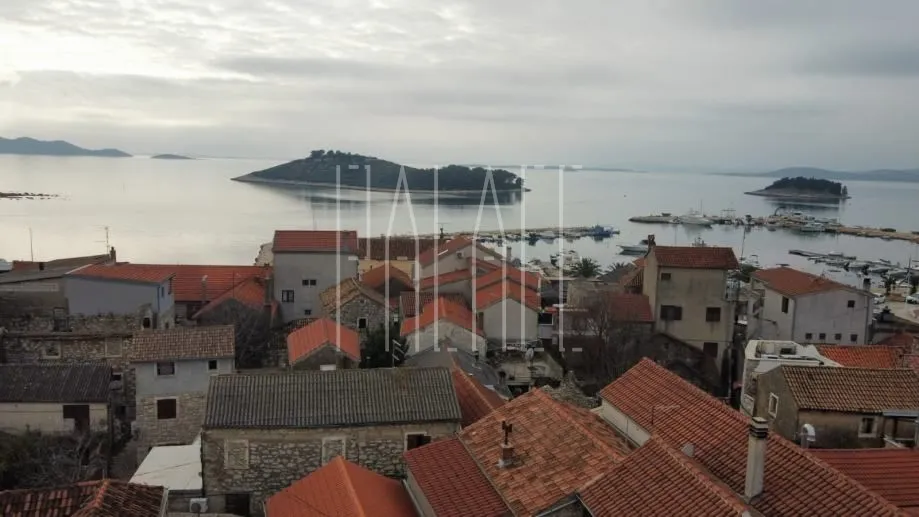 restoran s četiri stana u centru pakoštana, 550.00 m2 - slika 3