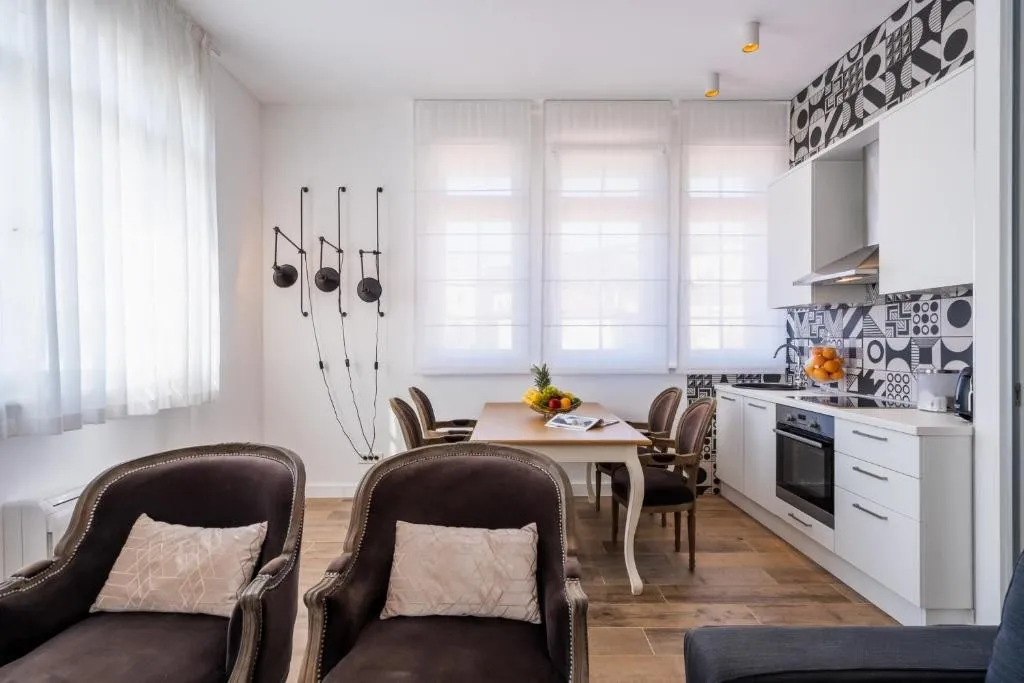 opatija centar, 5 apartmana 200m2, ekskluzivna investicijska prilika - slika 20