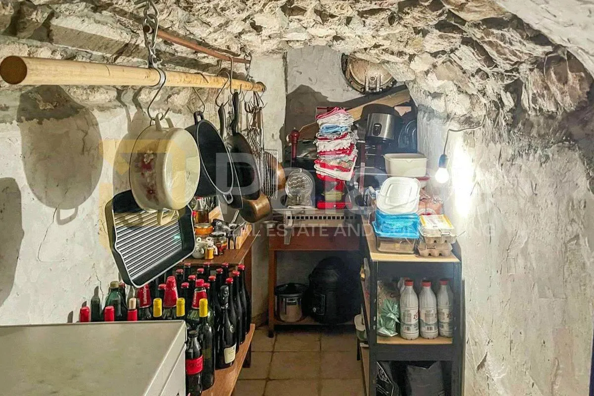 šarmantna kuća na otoku krku – dobrinj, 90 m², 180.000 € - slika 17