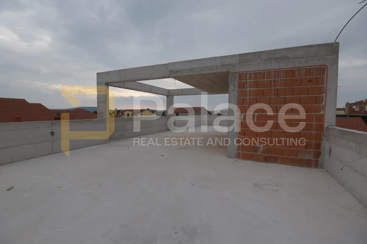 vodice: moderan stan s krovnom terasom i pogledom na more 171m2 - slika 5