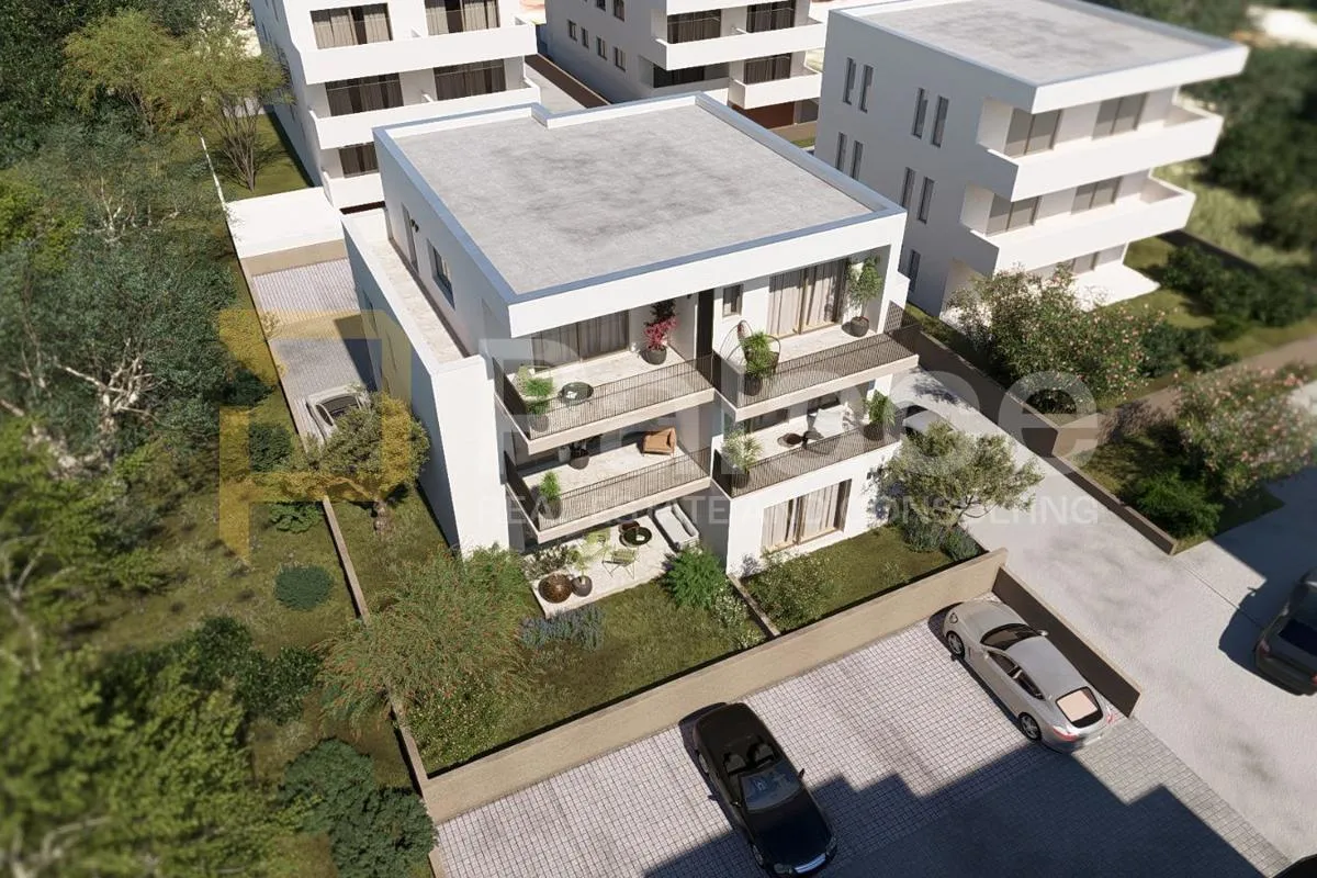 ekskluzivni penthouse na cijelom katu zgrade – drugi red do mora - slika 2