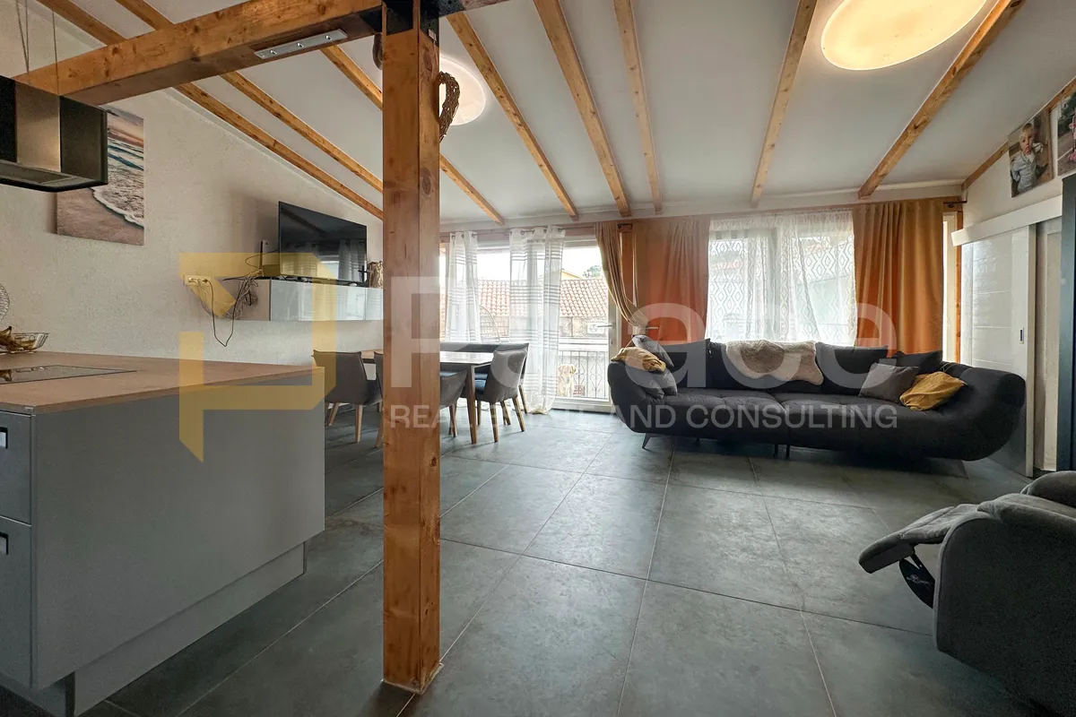 moderno uređen dvosoban stan na obali, 119 m2 - tisno - slika 6
