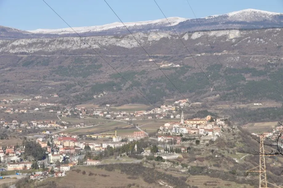 istra: okolica buzeta, građevinsko +poljoprivredno zemljište 82.500m2 - slika 8