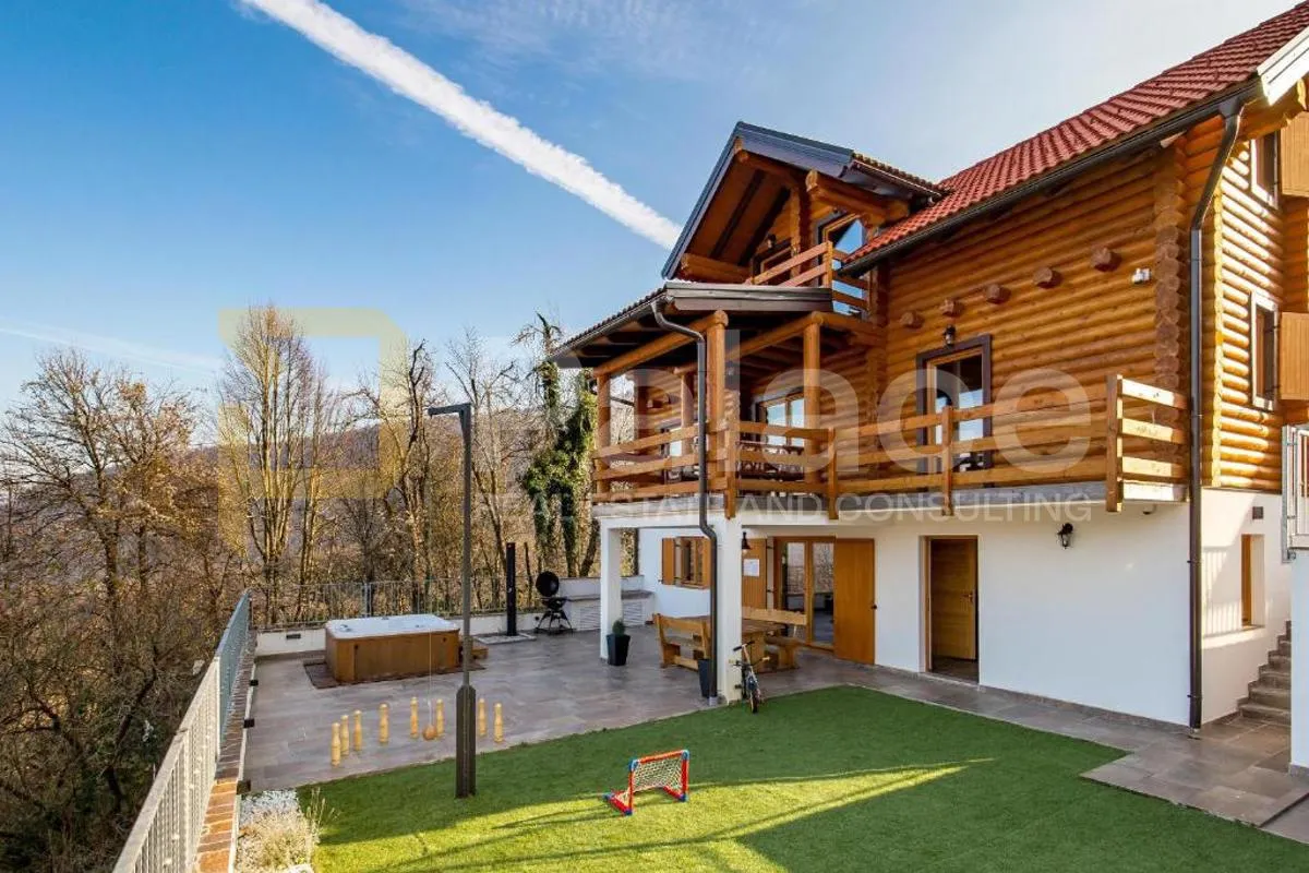 bajkovita drvena kuća s jacuzzijem i pogledom na planine, gorski kotar - slika 28