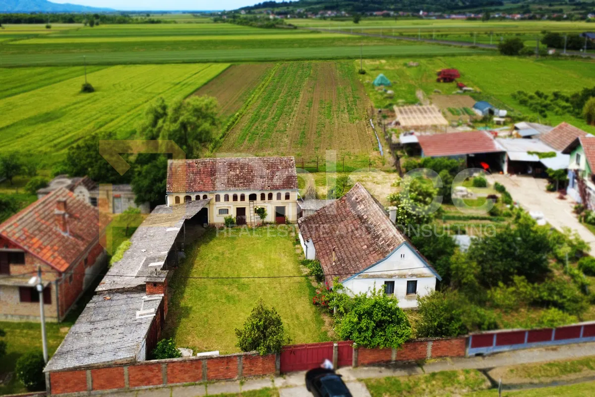 kuća u mirnom naselju - slika 9