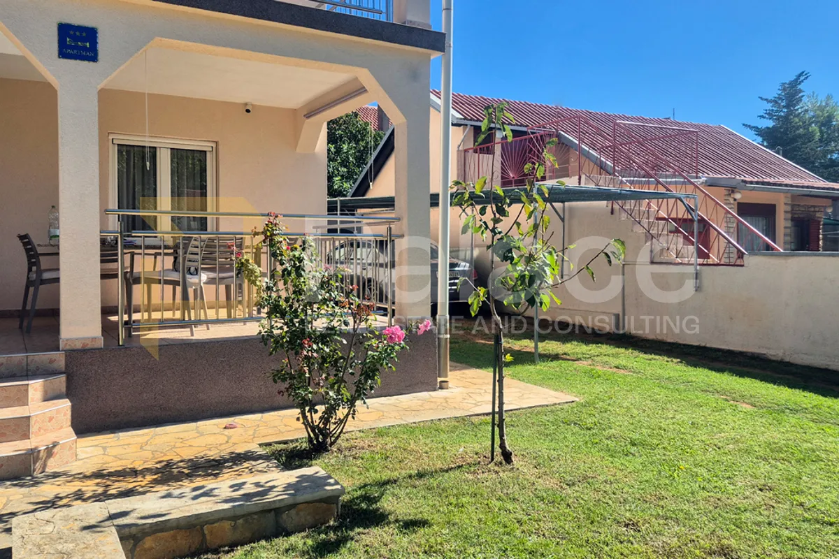 prekrasna samostojeća kuća s pogledom na more, gornji karin 290 m2 - slika 28