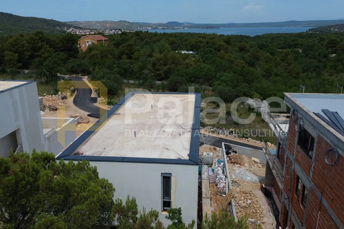 šibenik, bilice: luksuzna vila s pogledom na more u mirnom okruženju - slika 7