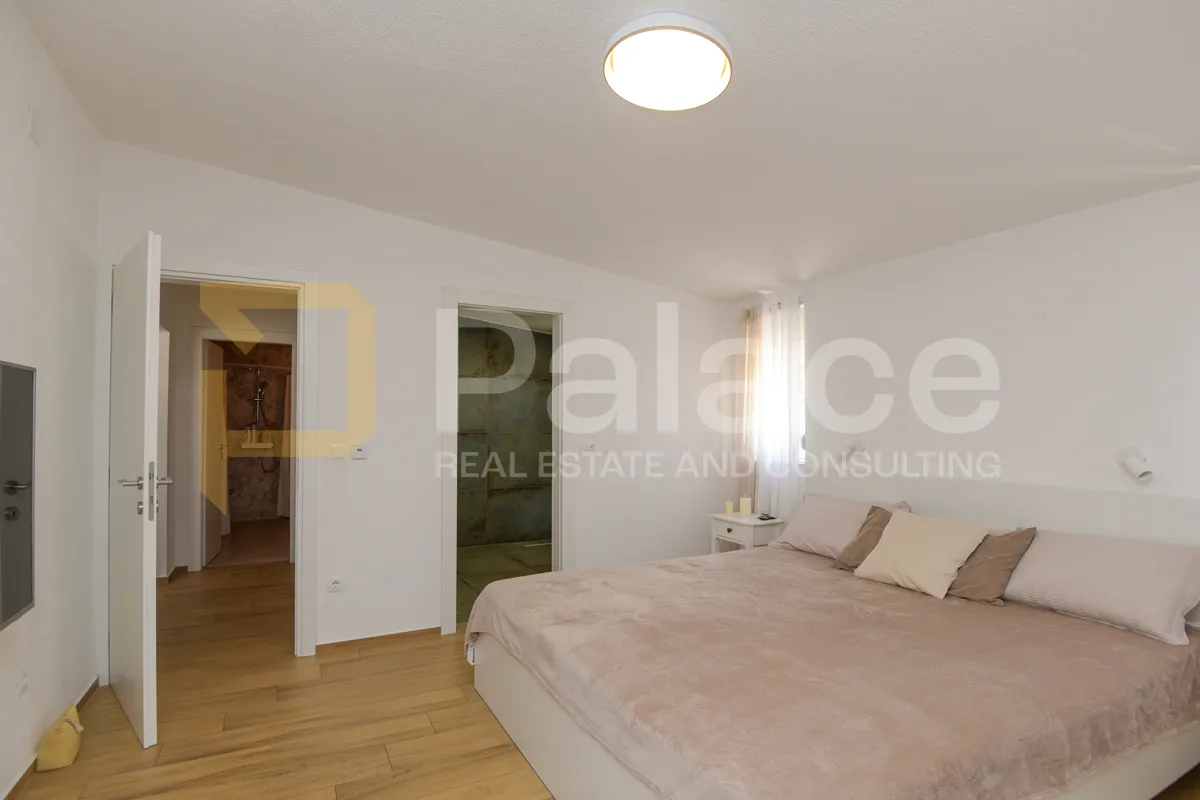 prekrasna moderna prizemnica s okućnicom u šibeniku, 196,25 m2 - slika 14