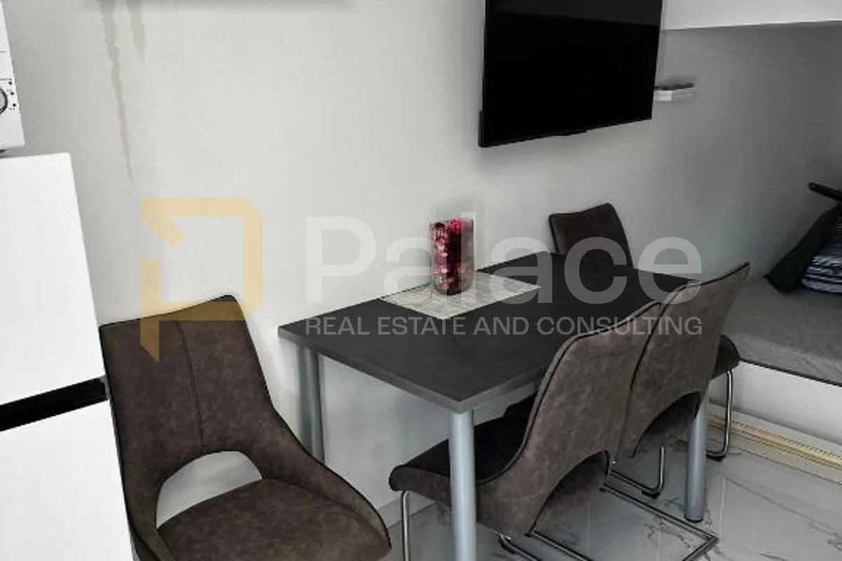 moderno opremljena vila sa sedam apartmana - slika 19
