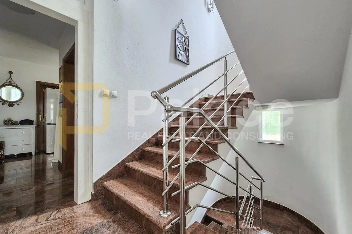 obiteljska kuća s apartmanima i mediteranskim vrtom – vodice - slika 18