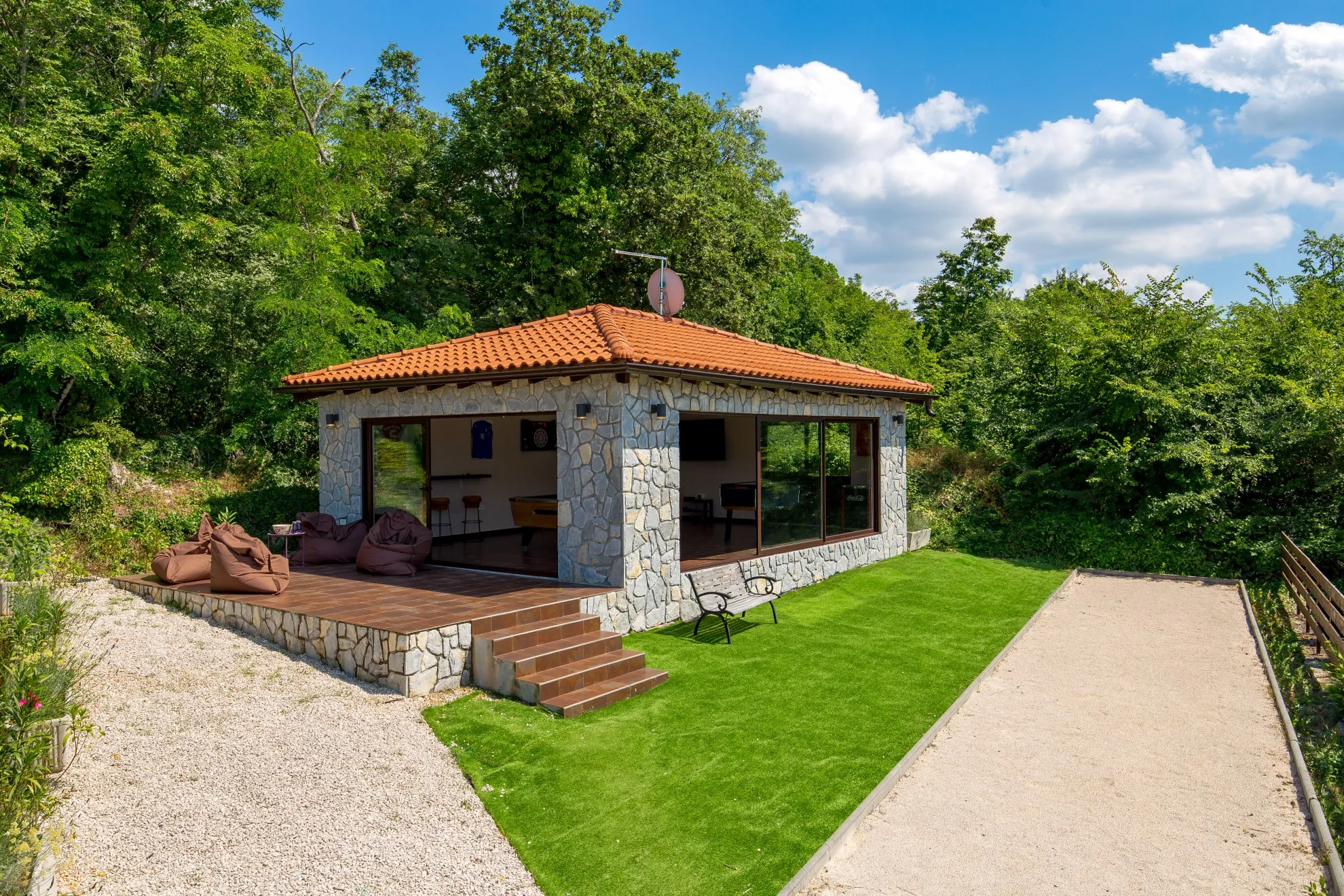 predivna kamena vila s bazenom u srcu istre, 300m2 + 700m2 okućnice - slika 11