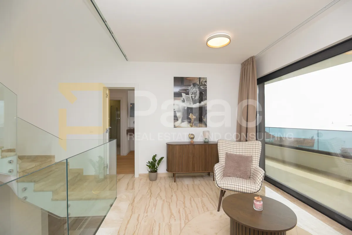 luksuzna vila u mirnoj uvali na svega 100 m od mora- rogoznica - slika 29
