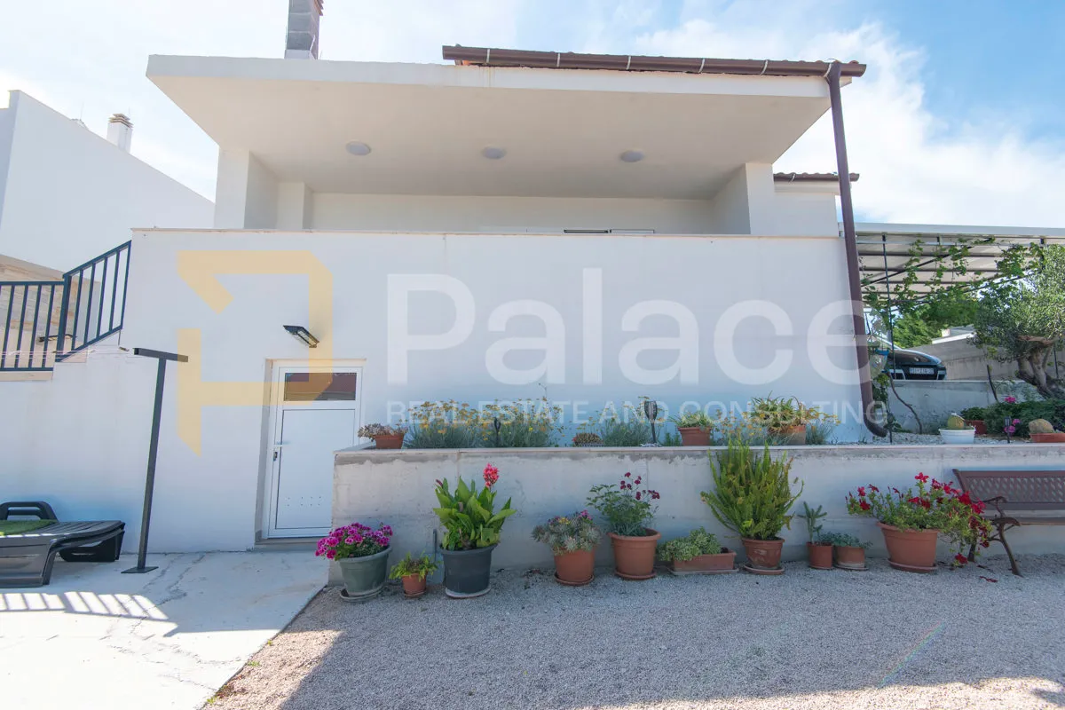 vodice - kuća s pogledom na more - 226m2 - slika 2