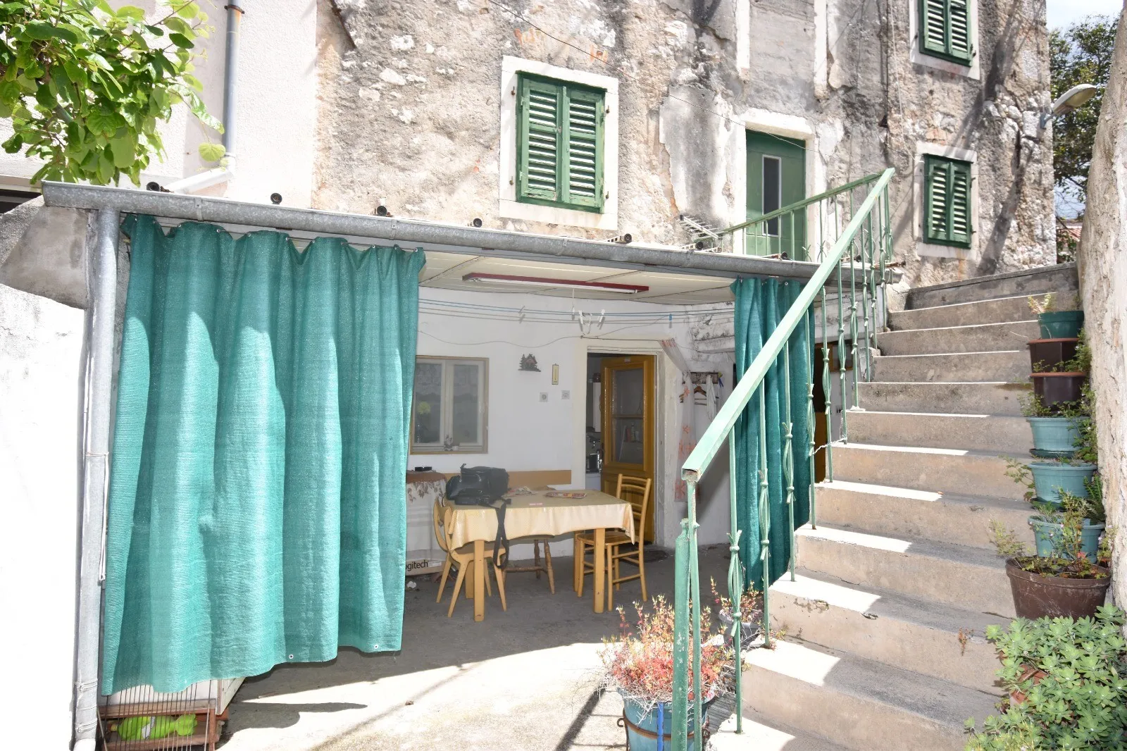 višestoljetna kamena kuća za renovaciju s dvorištem: šibenik, 145 m2 - slika 2