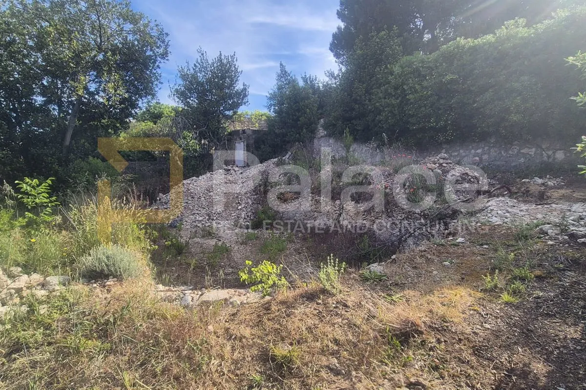 građevinski teren 830 m2 s dozvolom za rekonstrukciju objekta 110 m2 - slika 4