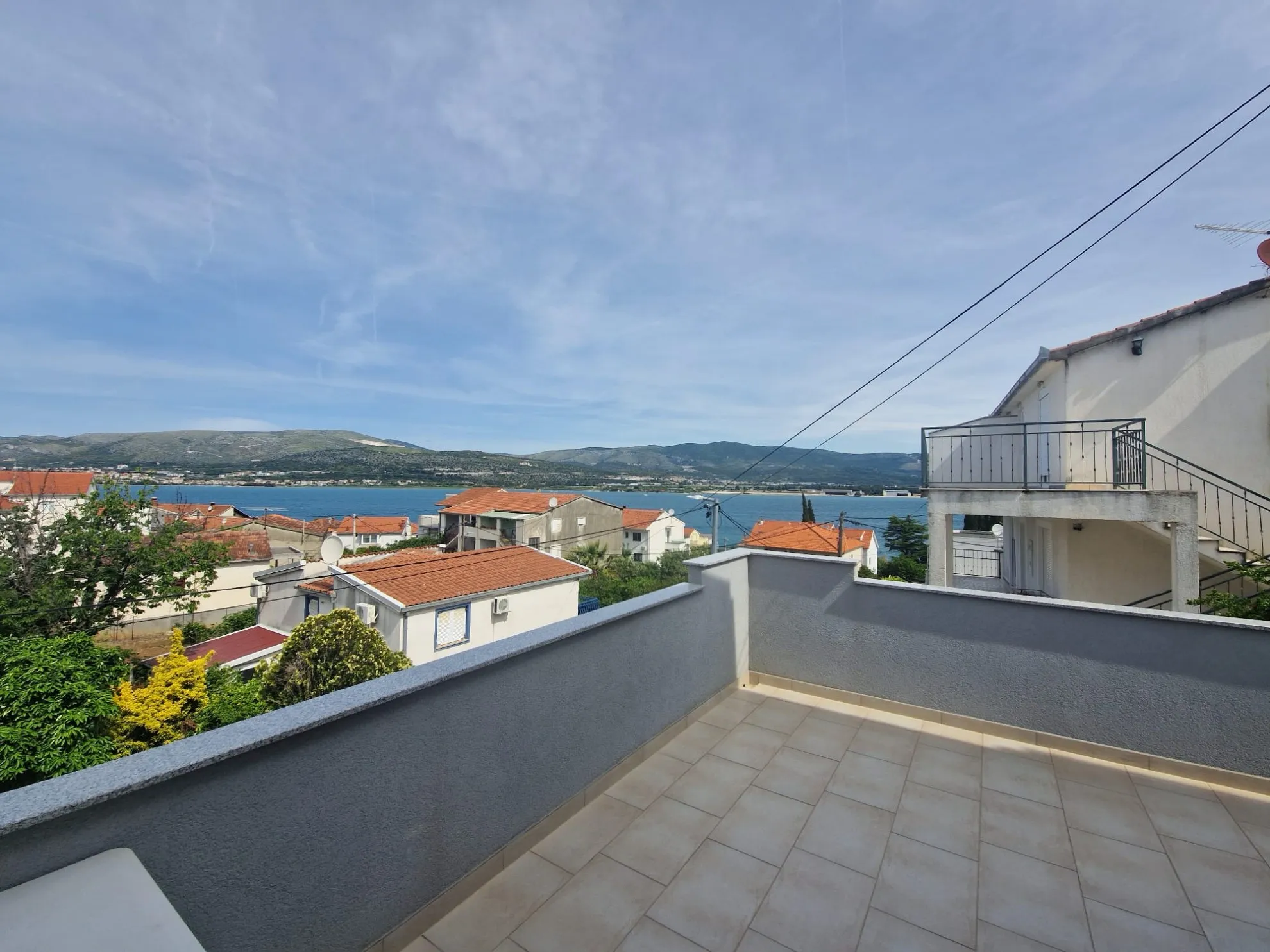 kuća na dva kata s otvorenim pogledom na more - slika 4