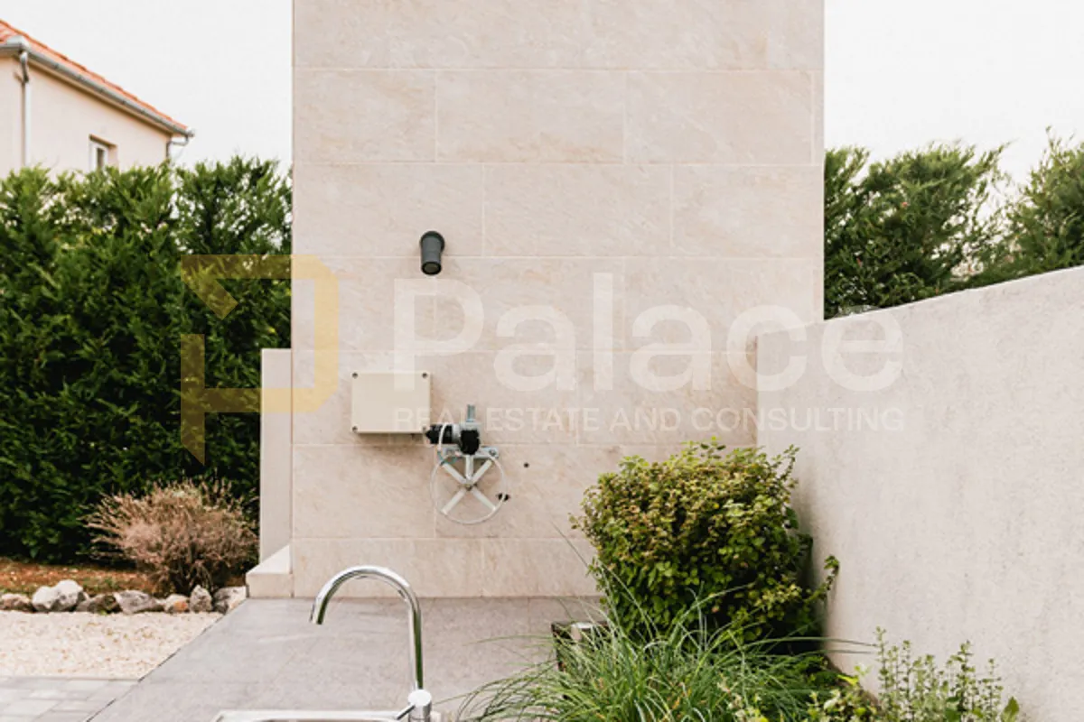 mediteranska vila u srcu zelene oaze - slika 13