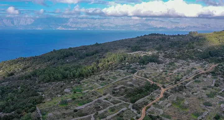 izuzetno zemljište s uvjetima gradnje, 10,560 m², hvar, gdinj - slika 4