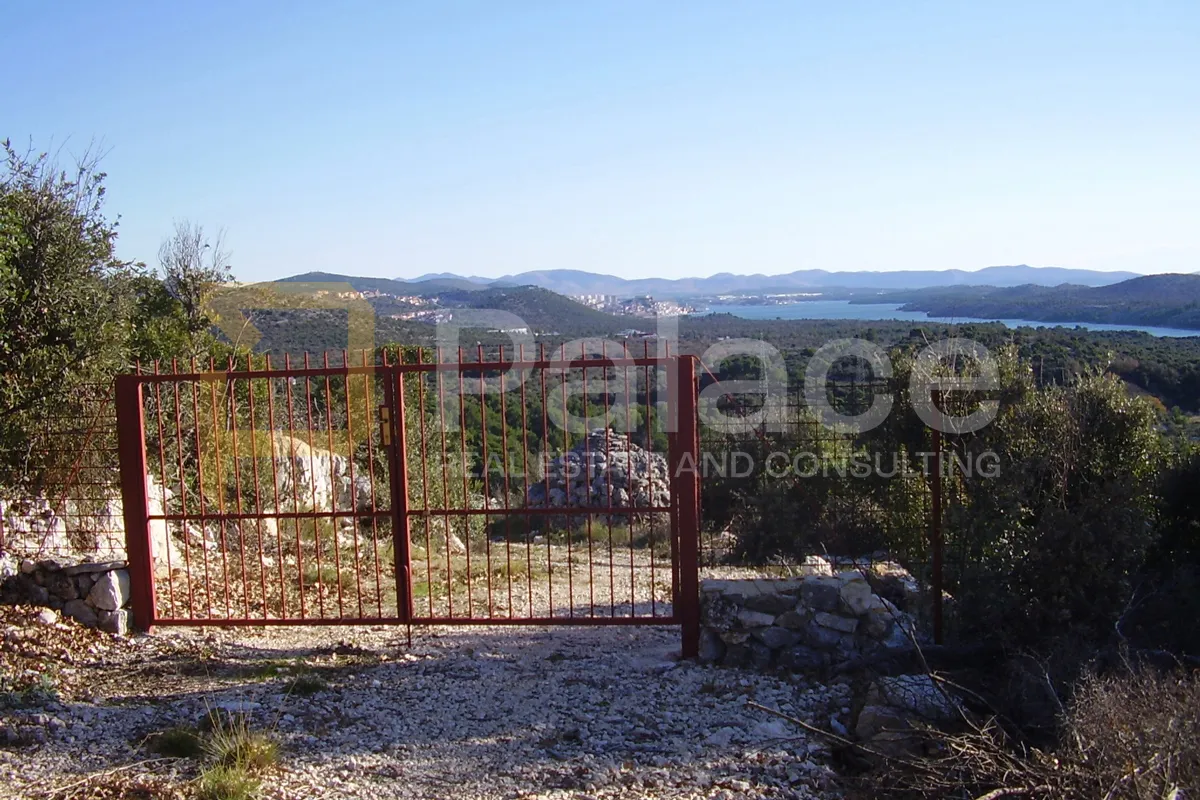 šibenik: atraktivno zemljište s panoramskim pogledom 27 542m2 - slika 18