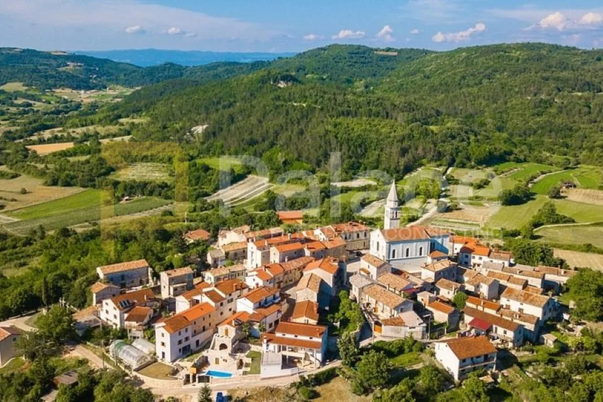 kamena kuća za adaptaciju u povijesnoj jezgri berama kraj pazina - slika 3
