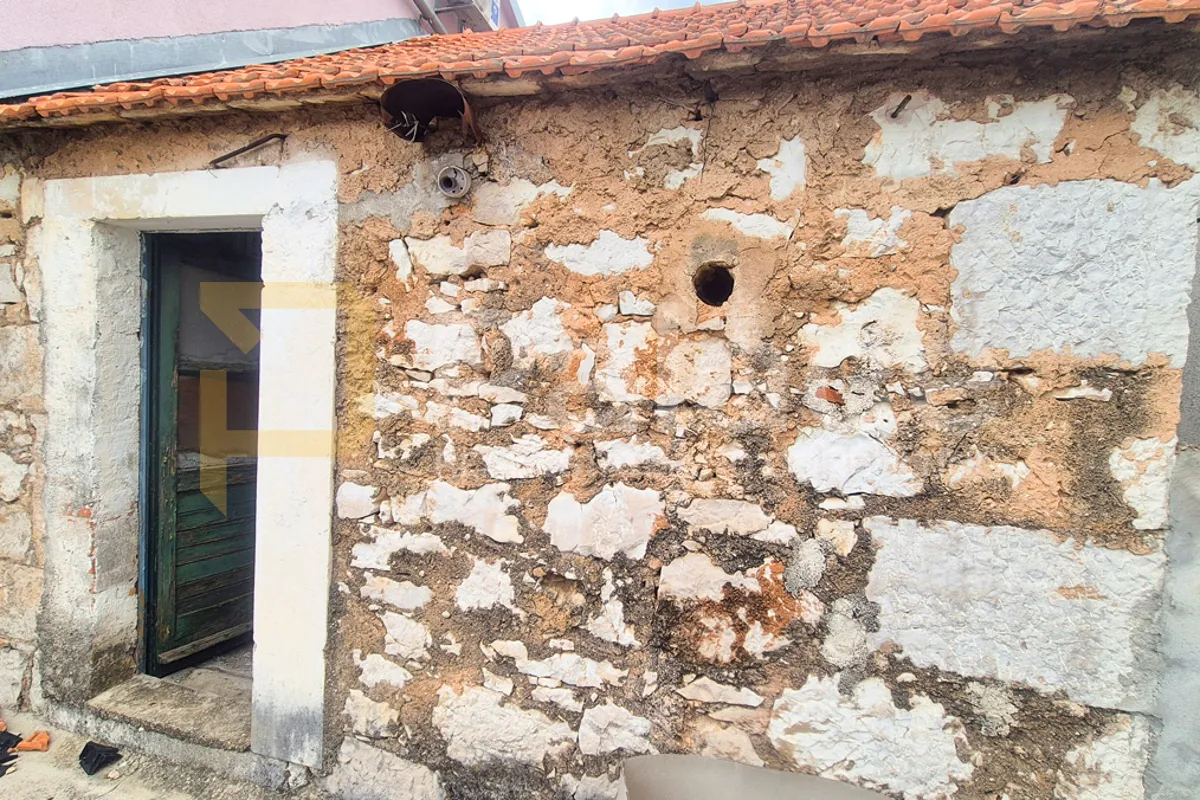 povoljno: dvije kamene kuće s velikim dvorištem, bilice 90 m2 - slika 6