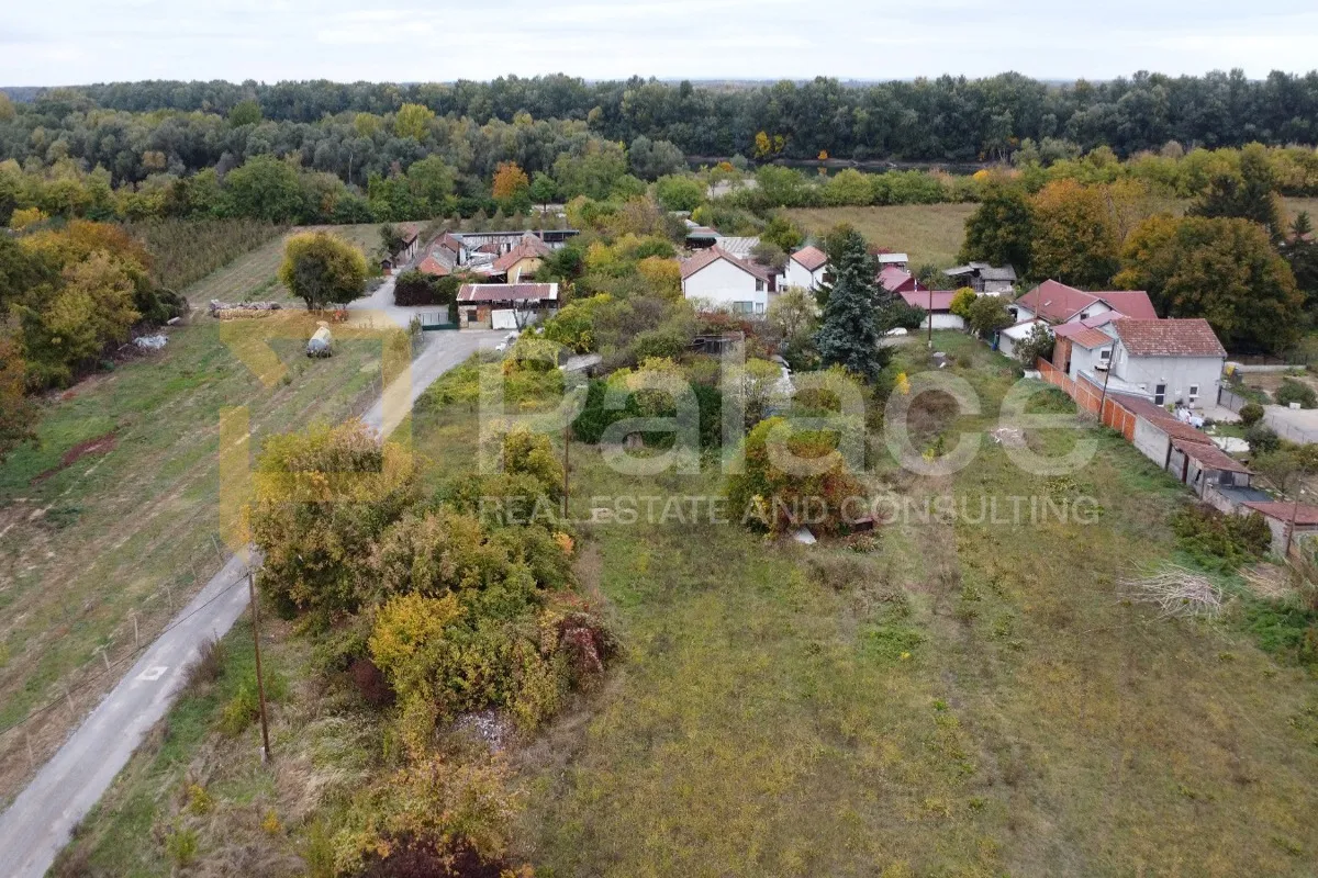 Prodaje se parcela od 5438 m² u razvijenoj gospodarskoj zoni Nemetin - Nemetin, Osijek