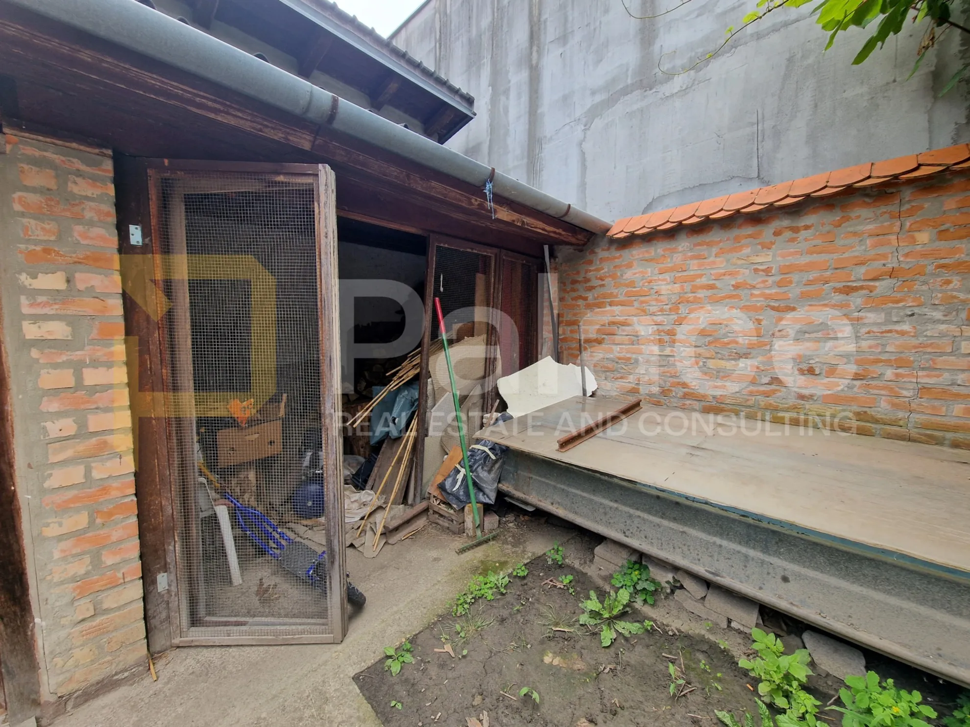 kuća s dva dvorišna stana, strogi centar, 467 m2 - slika 11