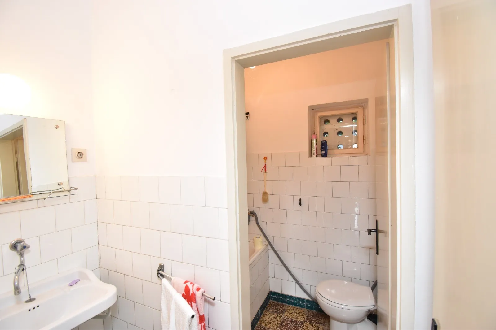 samostojeća prizemnica s velikim vrtom, predgrađe šibenika, 128 m2 - slika 5