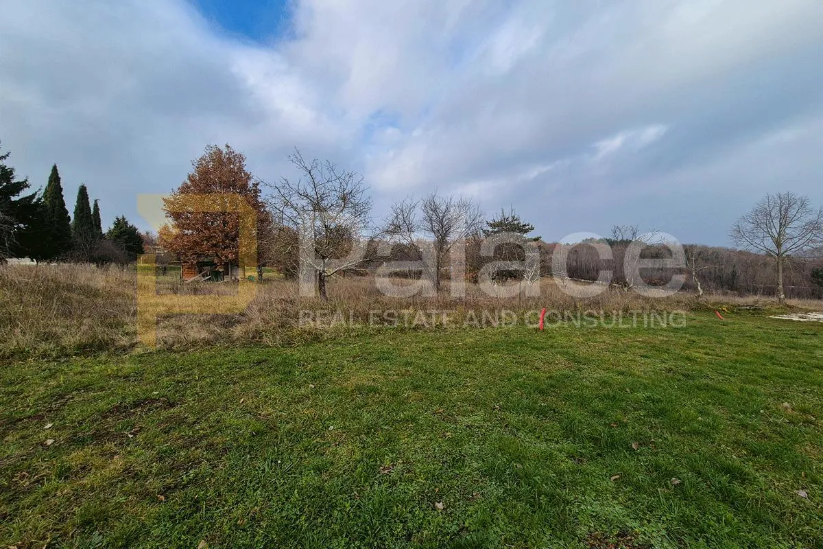 atraktivno građevinsko zemljište 1059 m² u mirnom tinjanu - slika 1