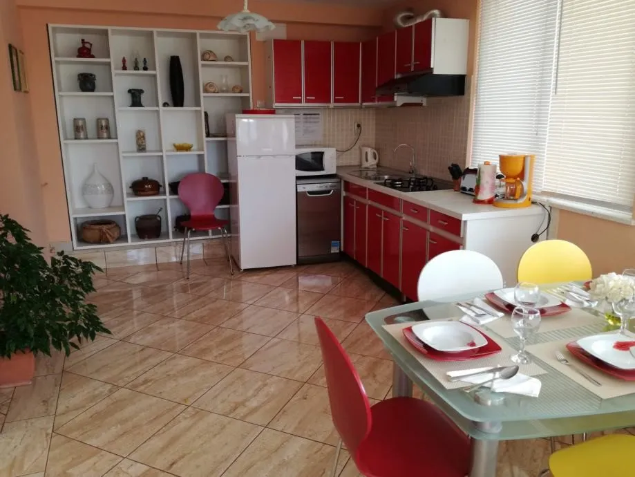 kuća s 2 apartmana na idealnoj lokaciji s pogledom na more, rogoznica - slika 7