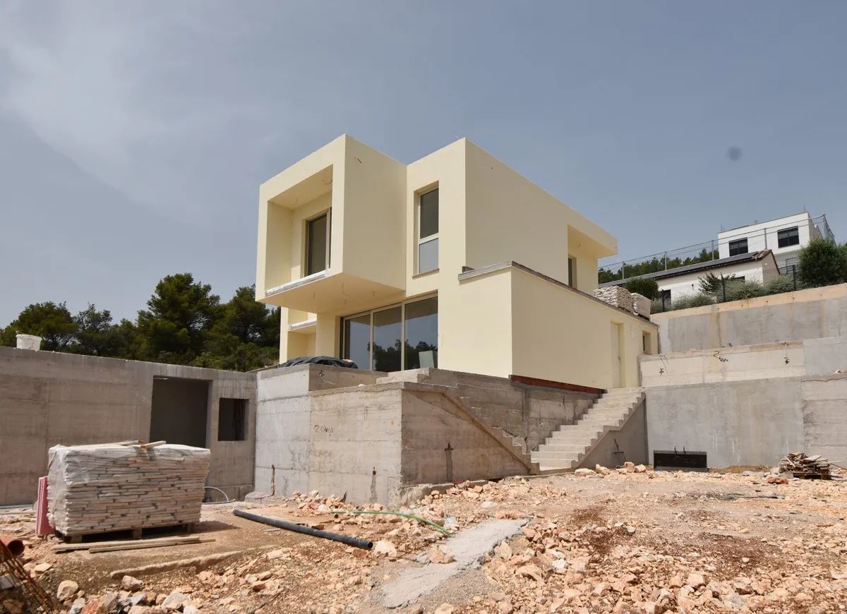 vila s iznimnim pogledom i bazenom u žaboriću - slika 2