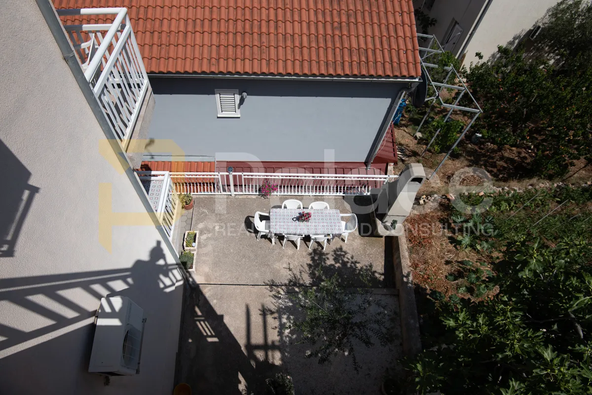 apartmanska kuća s pogledom na more, rogoznica - slika 13