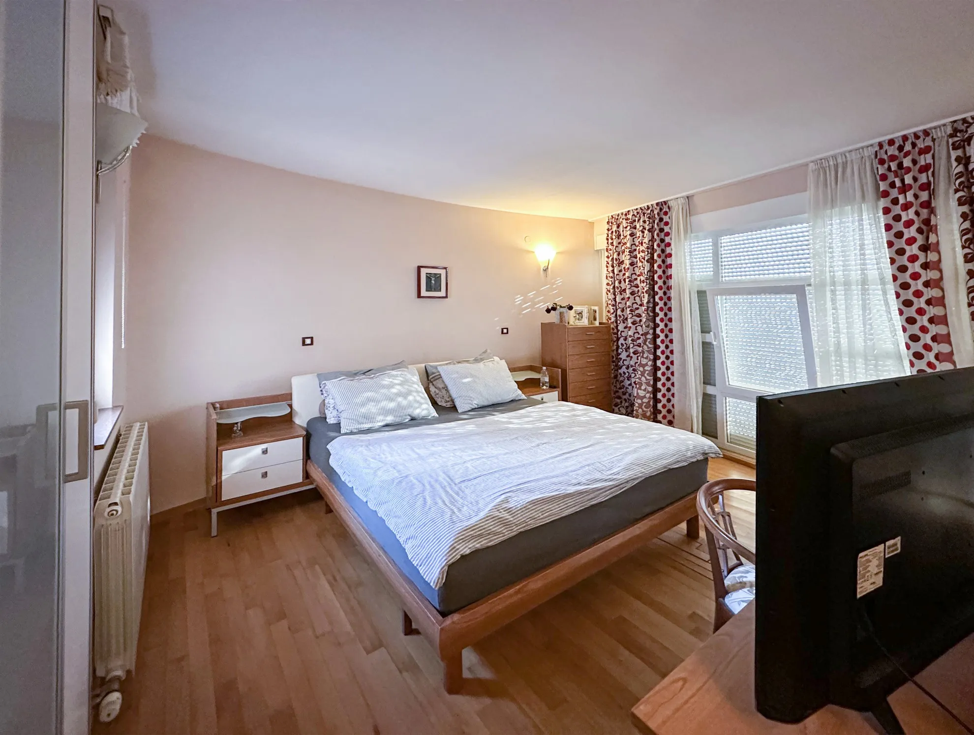 vila 10m od mora s okućnicom od 1700m2 + kućica od 80m2 - slika 13