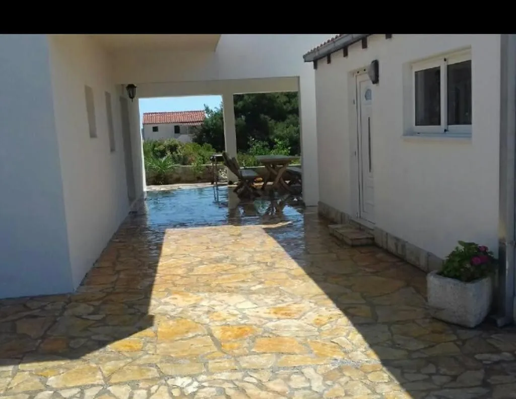 *sniženo* prekrasna kuća s apartmanima, maslinica, šolta - slika 10