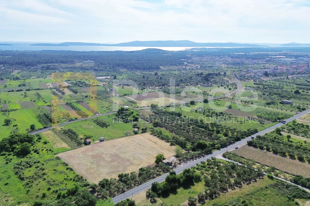 prodaja vinograda 700m2 - donje polje - slika 17