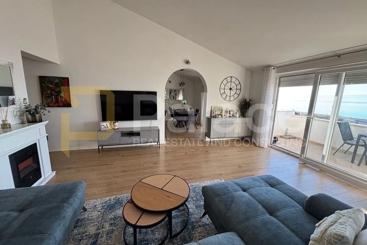 komforan 3‑sobni stan 105 m² + 2 parkirna mjesta, pogled na more - slika 2