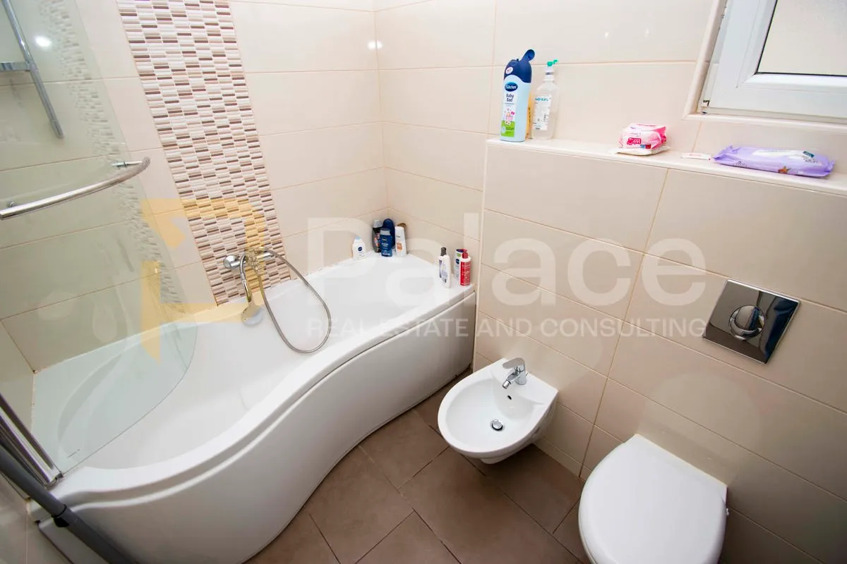 kuća: šibenik, 160.00 m2 - slika 9