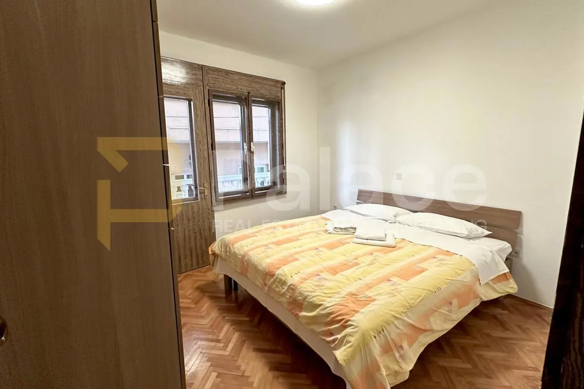 kuća u stobreču, prvi red do mora s otvorenim pogledom i garažom - slika 11