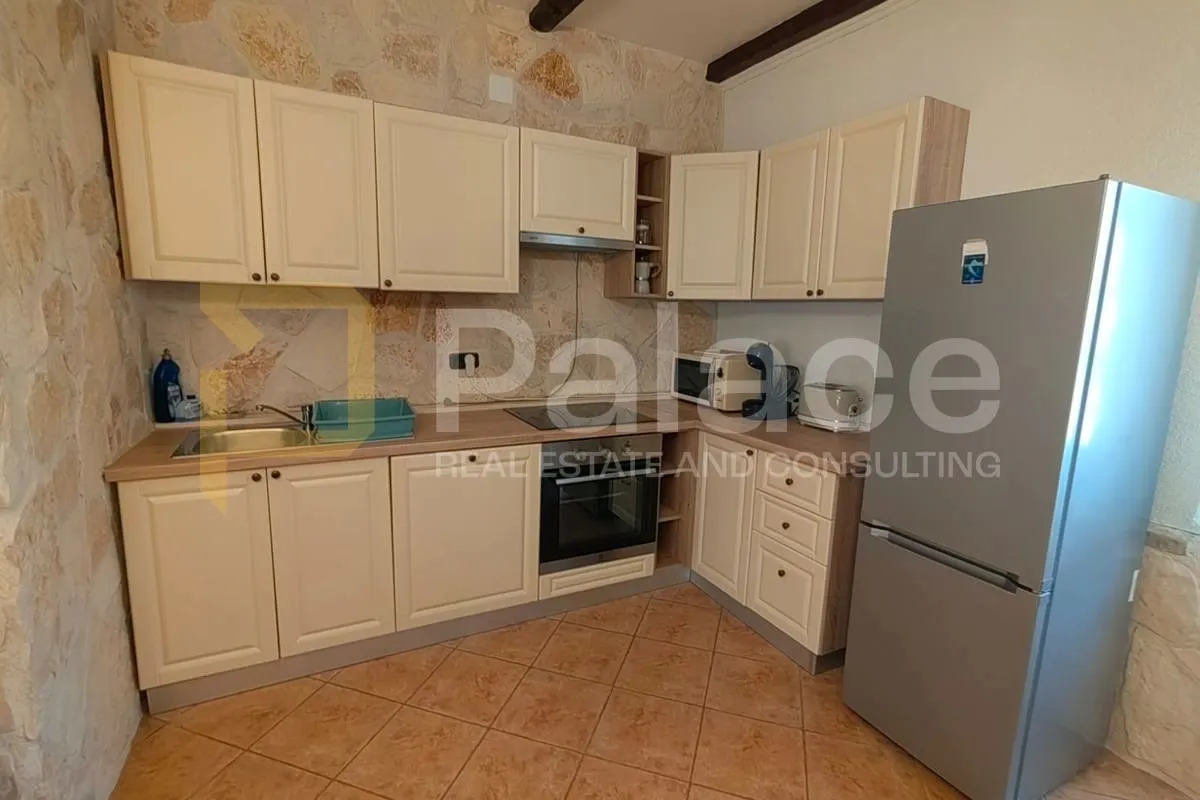 kamenita kuća s panoramskom terasom, dva apartmana – privlaka - slika 5