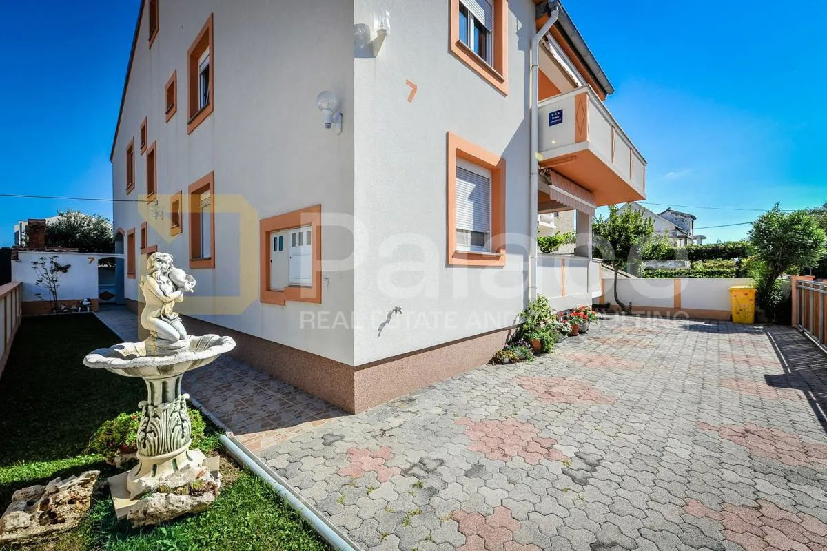 prodaje se predivna apartmanska kuća u ninu - slika 2