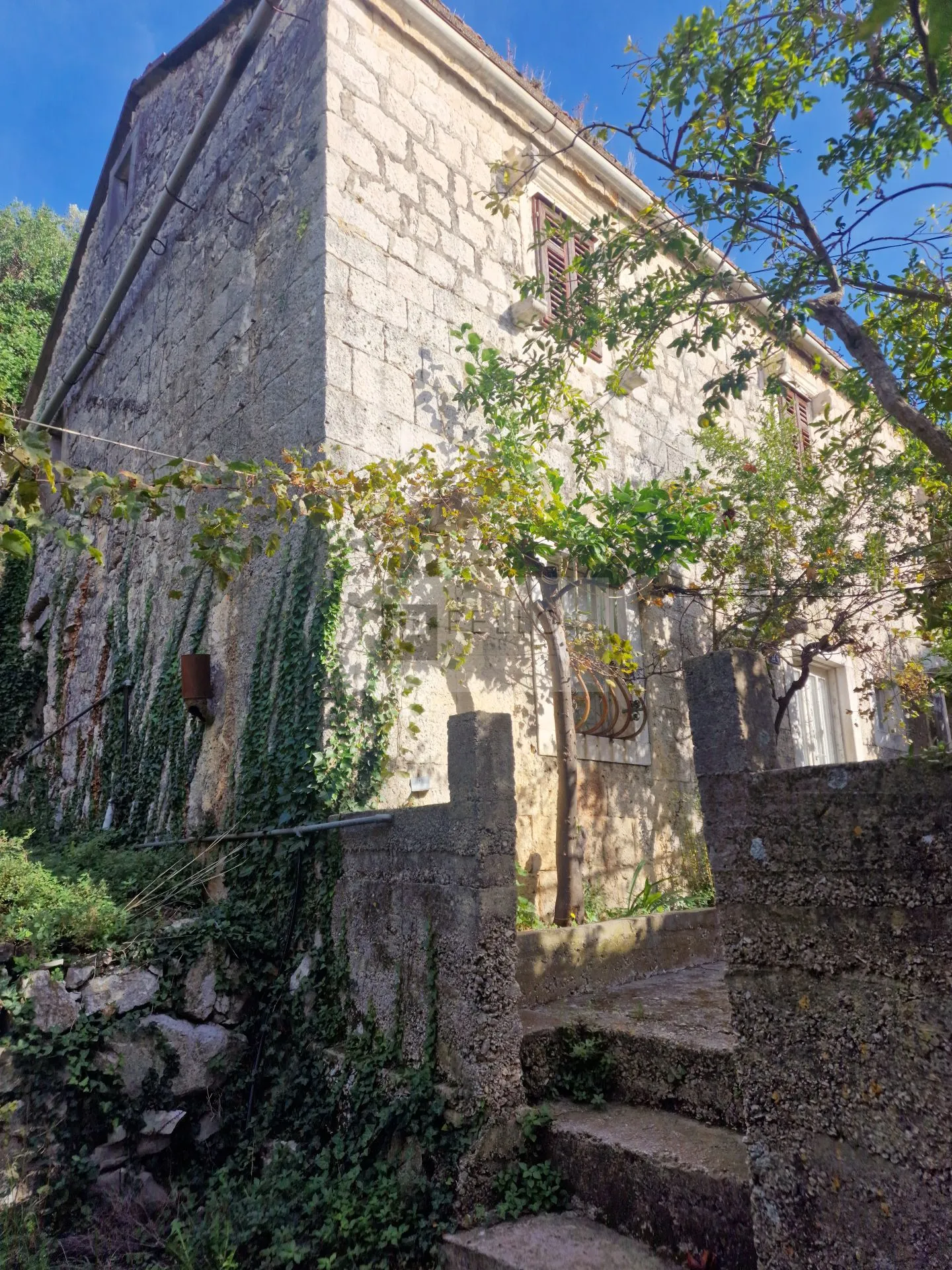 Kamena kuća za renovaciju u zaseoku iz bajke(VIGANJ-PELJEŠAC) - Viganj, Orebić