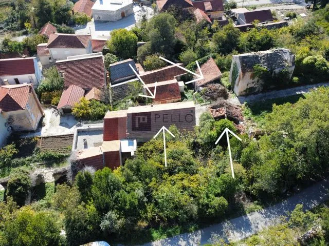 Jedinstvena prilika: 39.397 m² zemljišta + 4 kuće za obnovu na Pelješcu - Oskorušno, Orebić