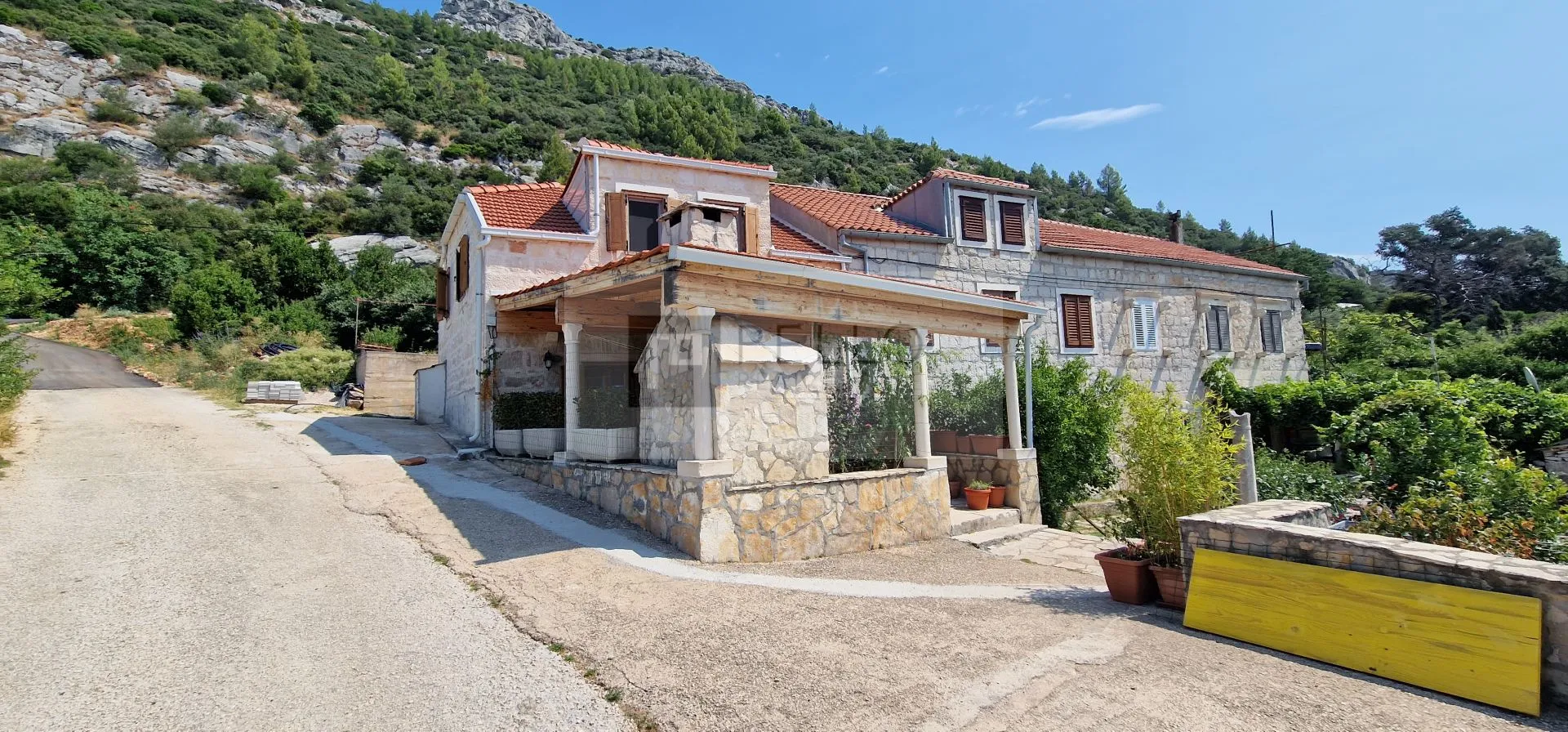 kamena kuća s bazenom i prekrasnim pogledom na more viganj - slika 4